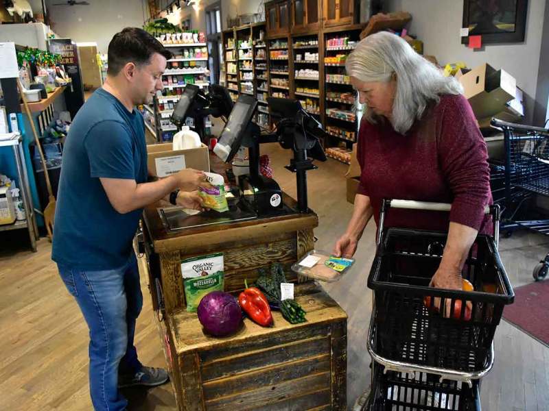Universal basic food pilot program tackles food insecurity in new way